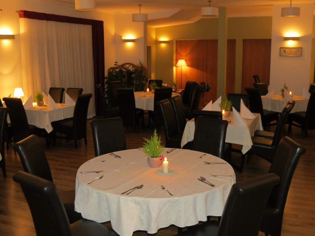 Hotel Daglezja Nad Jeziorem Kornickim Курник Экстерьер фото