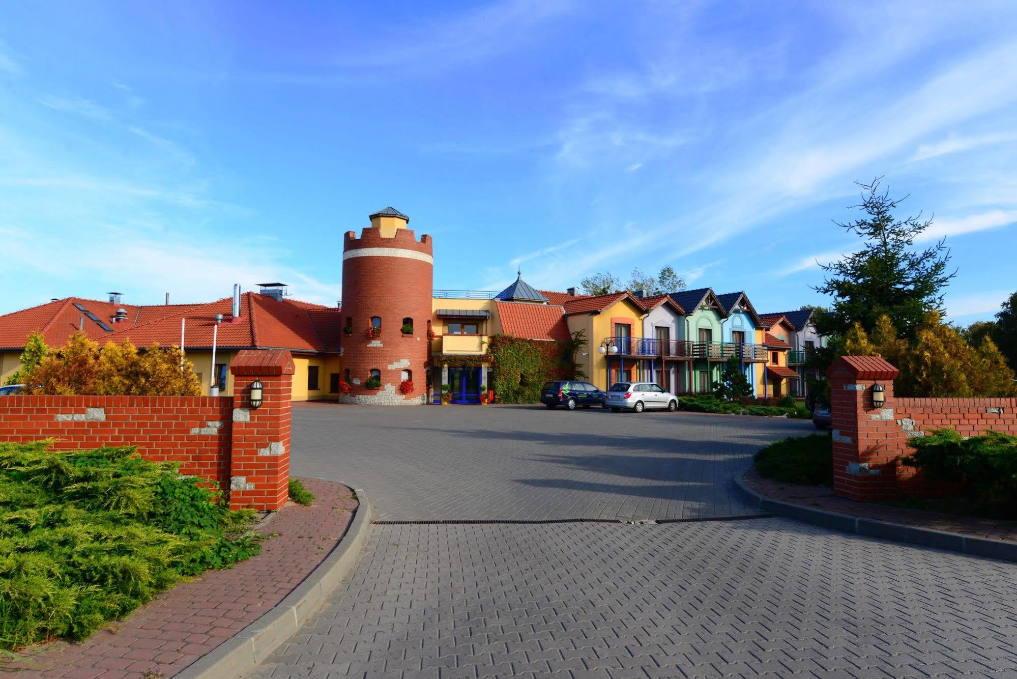 Hotel Daglezja Nad Jeziorem Kornickim Курник Экстерьер фото
